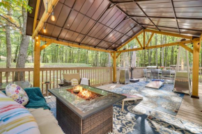 Immaculate Poconos Lodge Home Theater and Fire Pits